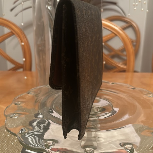 Louis Vuitton Pouch - Picture 2 of 10